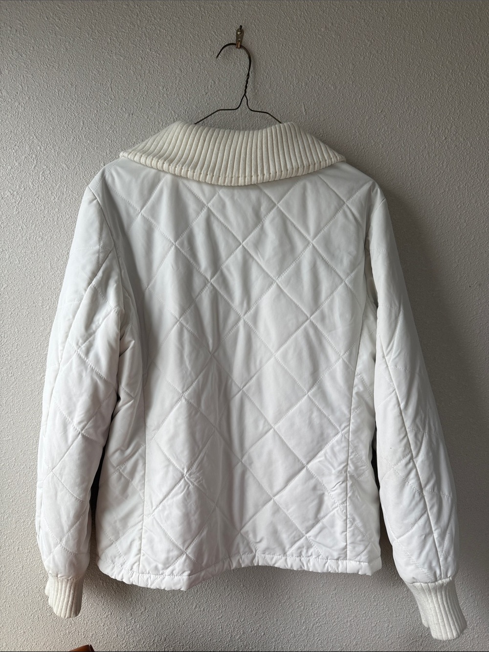 Burberry London White Quilted Jacket - US size 10 - Picture 4 of 12